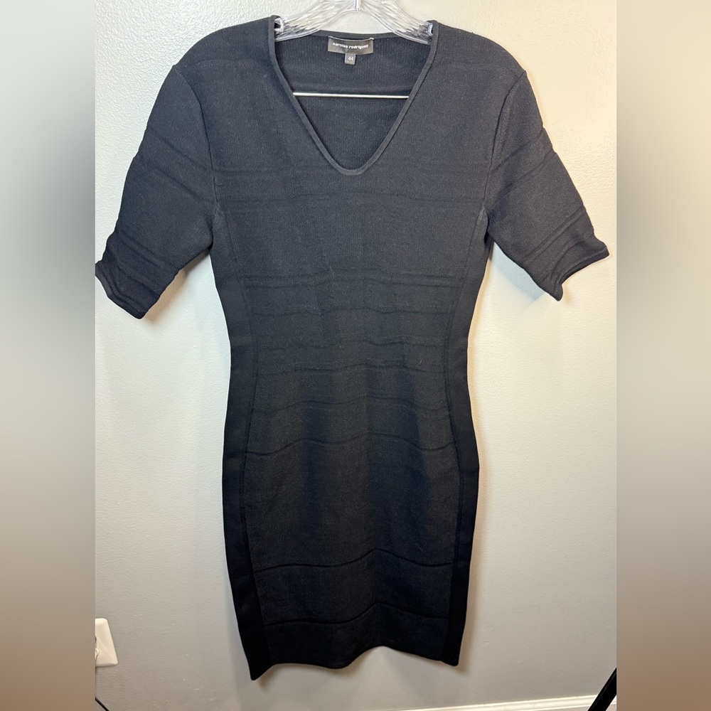 Narcisco Rodriquez Women's Black Midi Short Sleeve V-Neck Knit Dress Size 44 US8